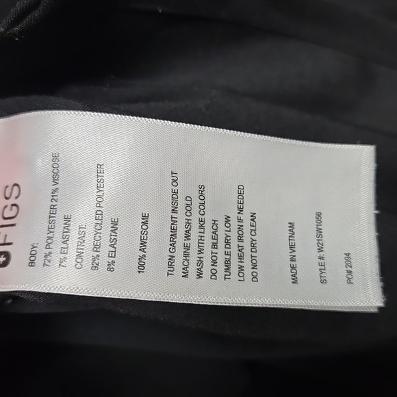 Figs Size S Black Longsleeve Technical Collection Scrub Top - Picture 9 of 9